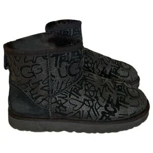 UGG CLASSIC MINI SPARKLE GRAFFITI BLACK BOOTS - WOMEN'S Size 6